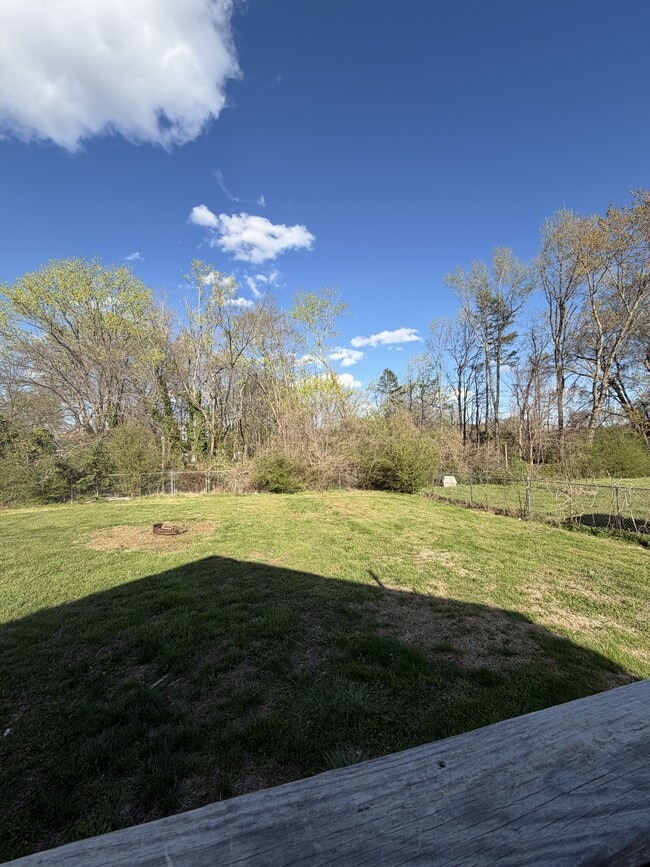 Building Photo - 140 Dillon St