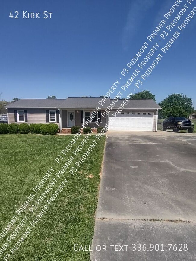 Building Photo - 42 Kirk St