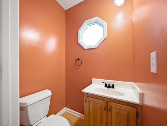 Building Photo - Bright + Spacious 4 Bedroom Home w/ Walkout Basement in Chestnut Bluffs of Woodcroft!