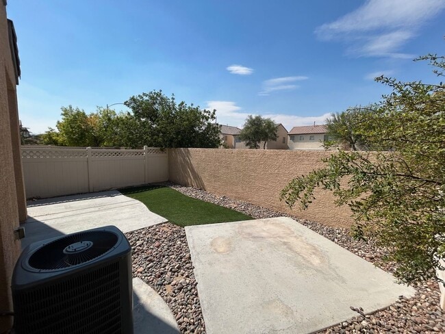 Building Photo - SOUTHWEST LAS VEGAS PROEPRTY WITH 3 BED, 3...