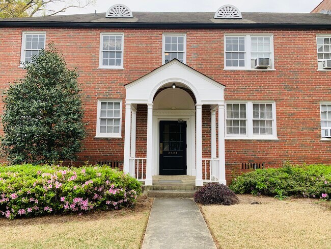 Breezeway entrance - 2824 Thornhill Rd