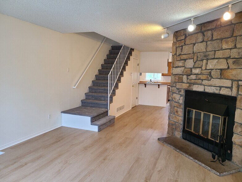 Building Photo - 14282 E Hawaii Cir