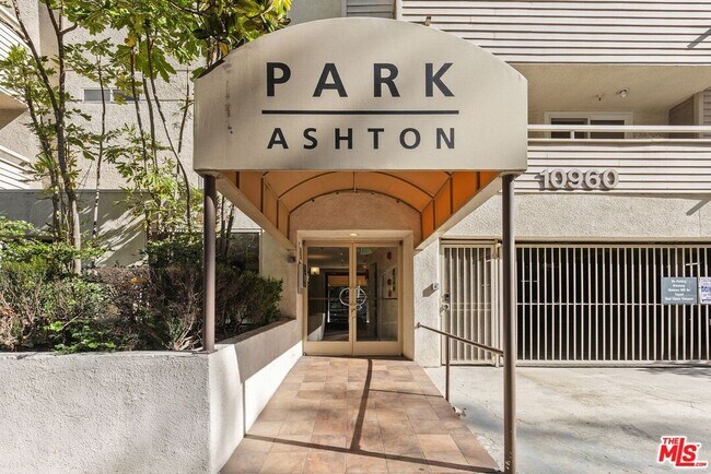 Building Photo - 10960 Ashton Ave