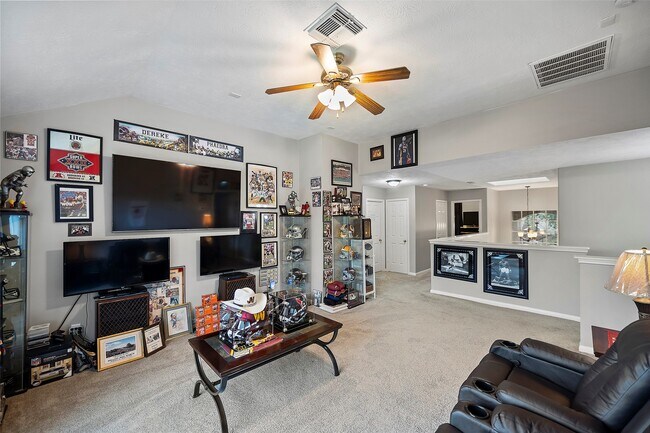 Building Photo - 20907 Wind Field Ln