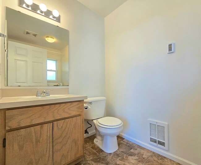 Building Photo - 1205 Frontier Cir E
