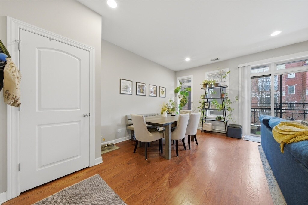 Building Photo - 2114 W Rice St