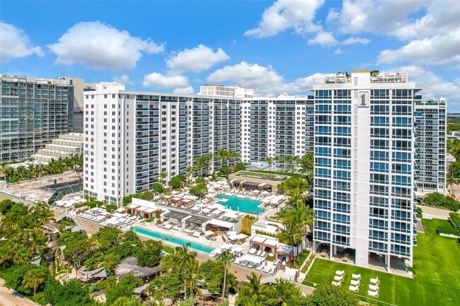 Building Photo - 2301 Collins Ave