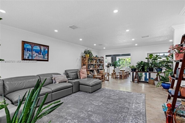 Building Photo - 9901 SW 35th Terrace