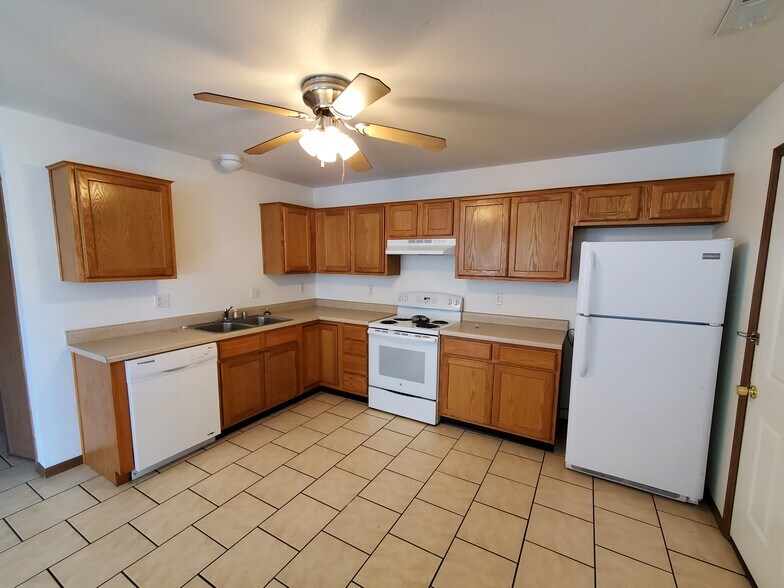Building Photo - 1023 Diamond Head Rd