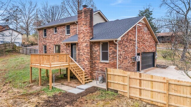 Building Photo - 115 Pascal Dr