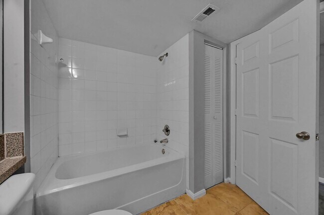 Building Photo - 3638 NW Mediterranean Ln