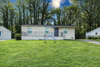 Building Photo - Move-In Ready 3BR in the Established Adamsville Community