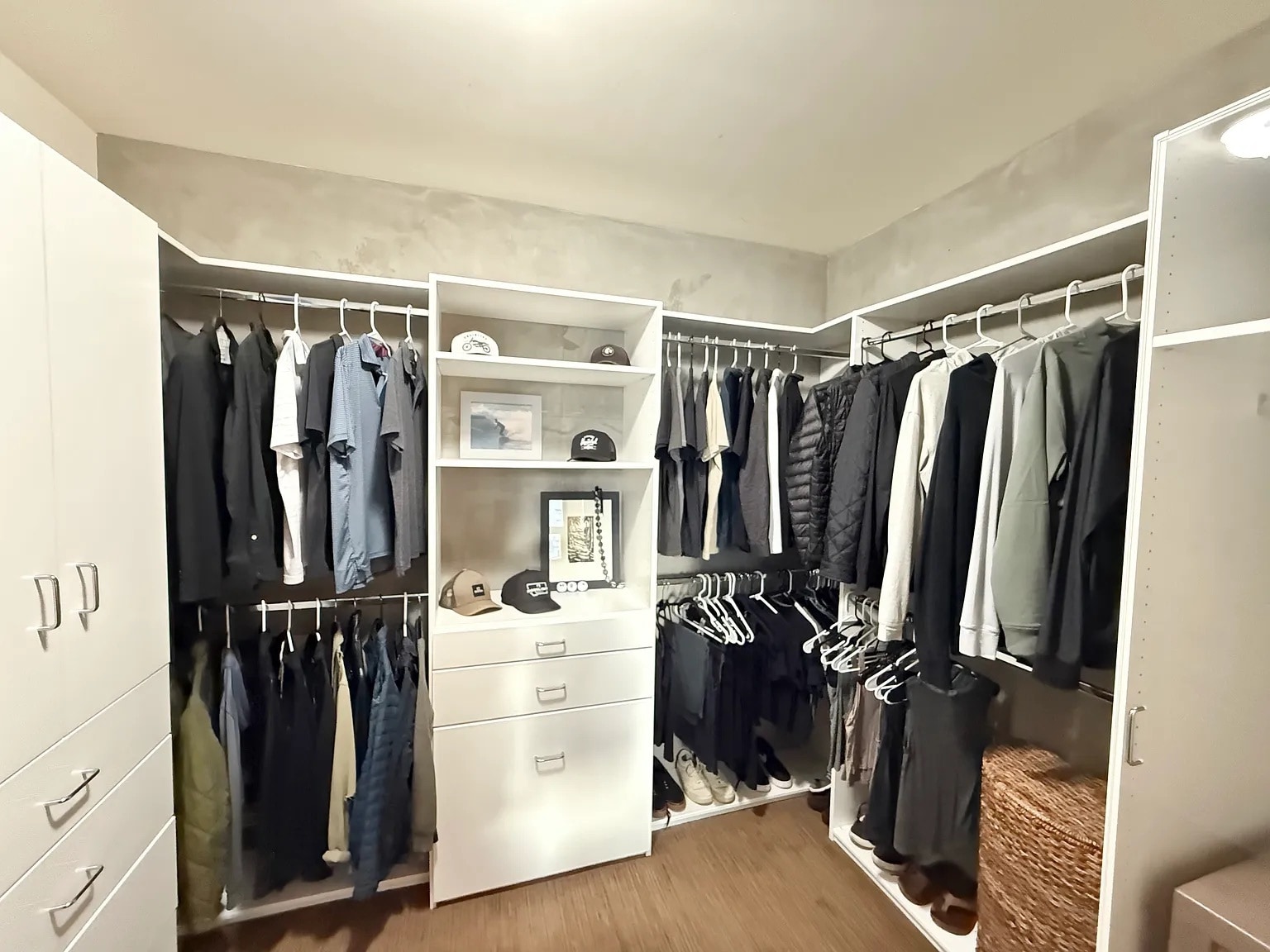 Walk in closet - 1494 Union St