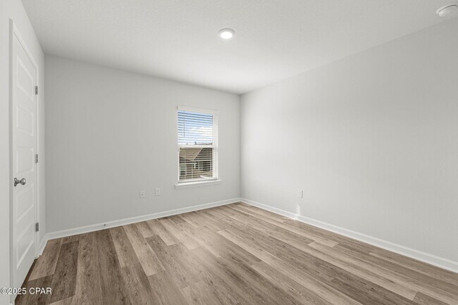 Building Photo - 5832 Viking