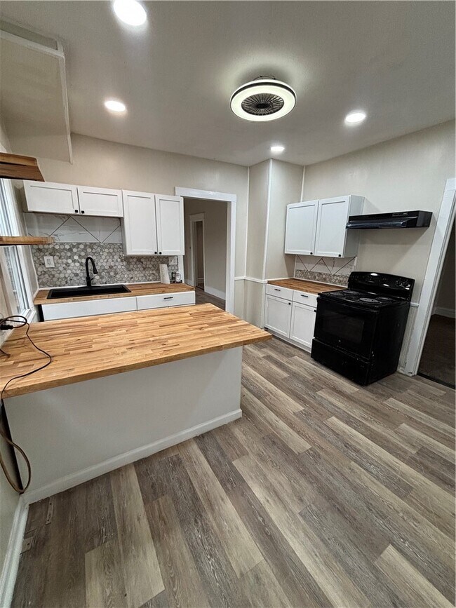 Building Photo - 18 Kenilworth Terrace