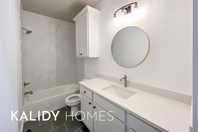 Building Photo - 12504 SW 12th St