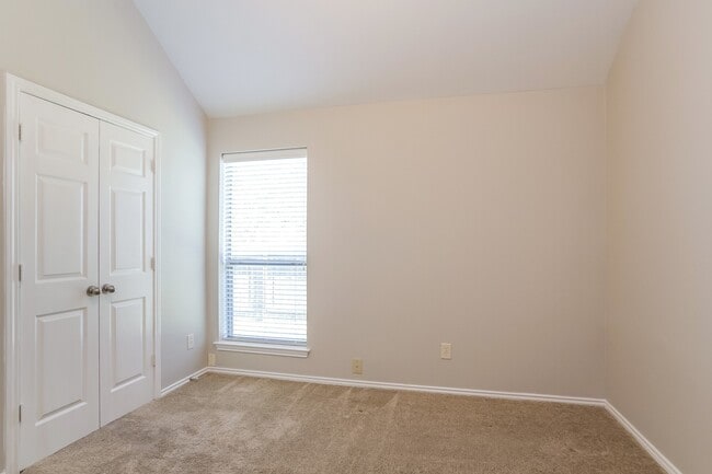 Building Photo - 2703 Facet Creek Dr