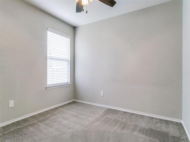 Building Photo - 430 Paddock Ln