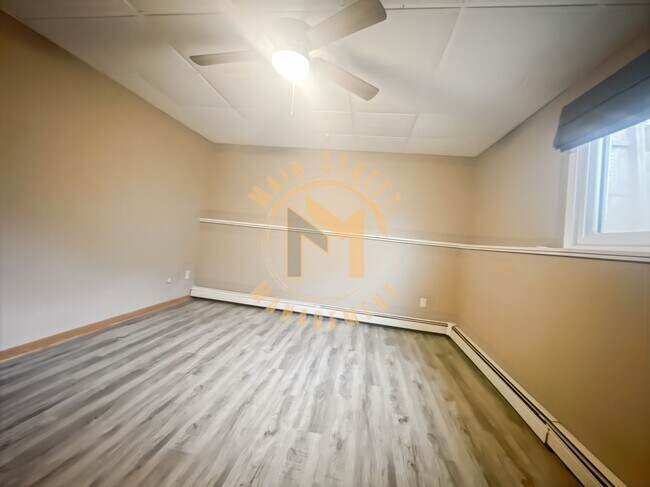 Building Photo - 1110 Lourdes Ave