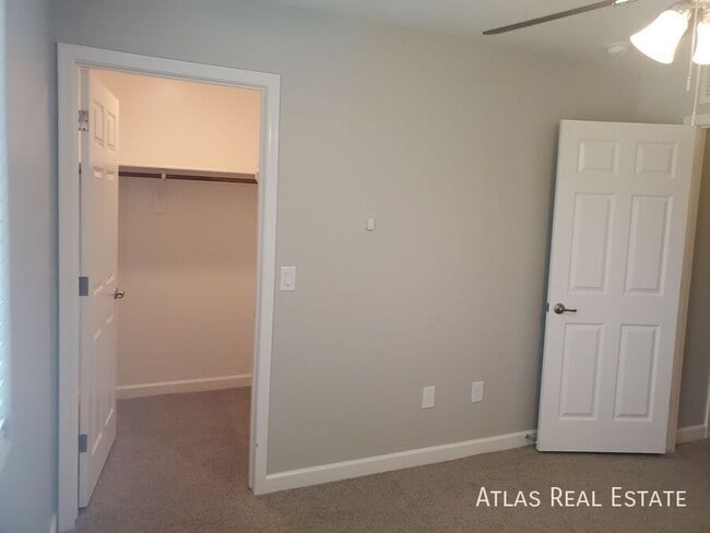 Building Photo - 12102 E Metz Dr