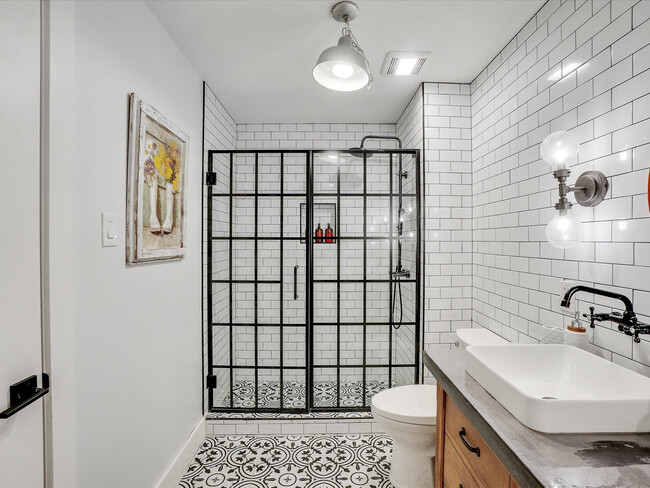 Building Photo - 1400 Shadow Brook Trail