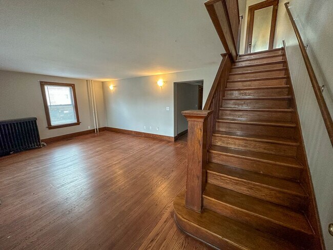 Building Photo - 225 Sheldon Ave