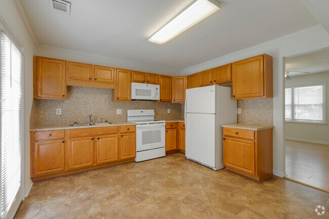Building Photo - Southfork Apartments - Dallas TH