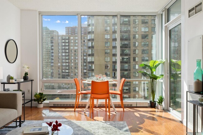 Building Photo - 20 Newport Pkwy