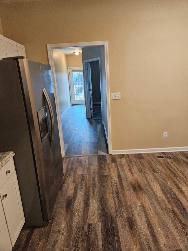 Building Photo - 1911 9th Ave N