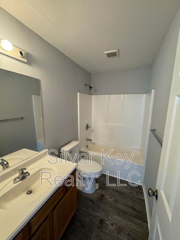 Building Photo - 268 Willow Creek Drive