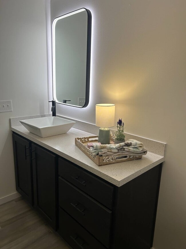 Building Photo - 5222 Greenwich Rd