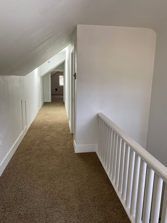 Building Photo - Charming Updated South Hill 4 Bedroom 1 Bath Home