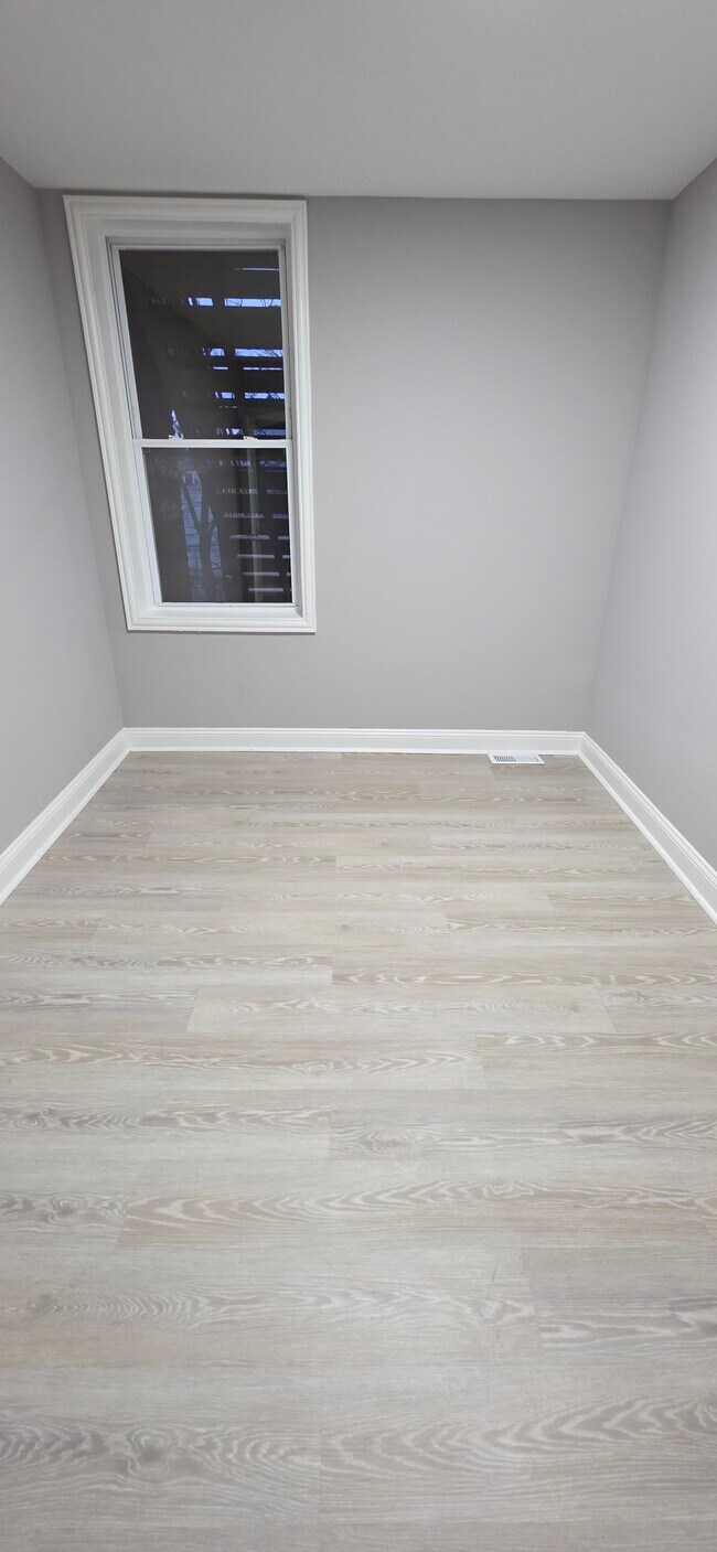 Building Photo - 2461 Shirley Ave