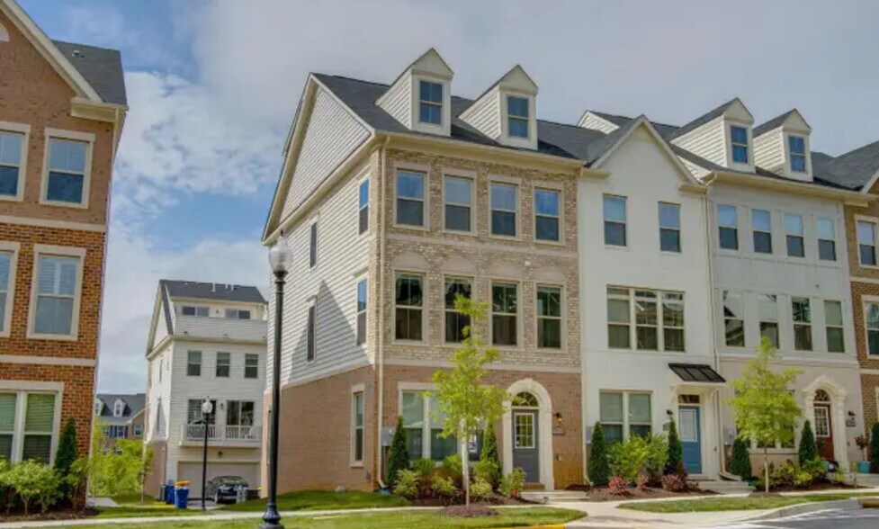 Building Photo - 3711 Jamison St NE