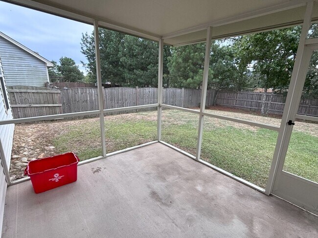 Building Photo - Magnificent Two Story Four Bedroom Home in Northeast Columbia!