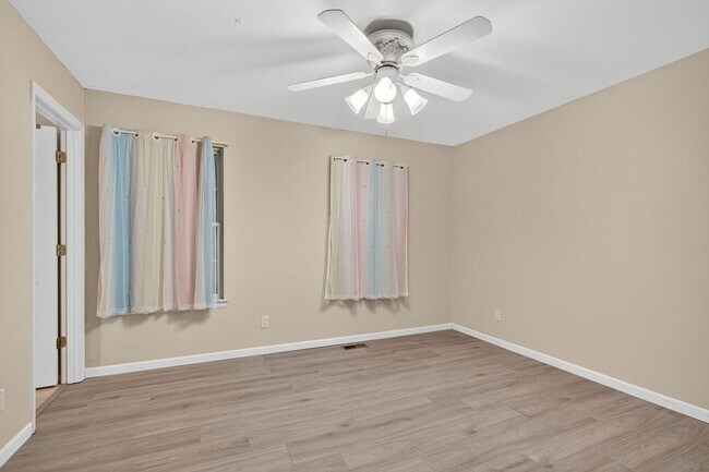 Building Photo - Stunning 4,166 Sq. Ft. Home in Westridge O...