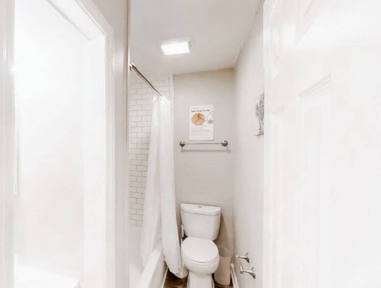 Building Photo - 149 Harlan Rd SW