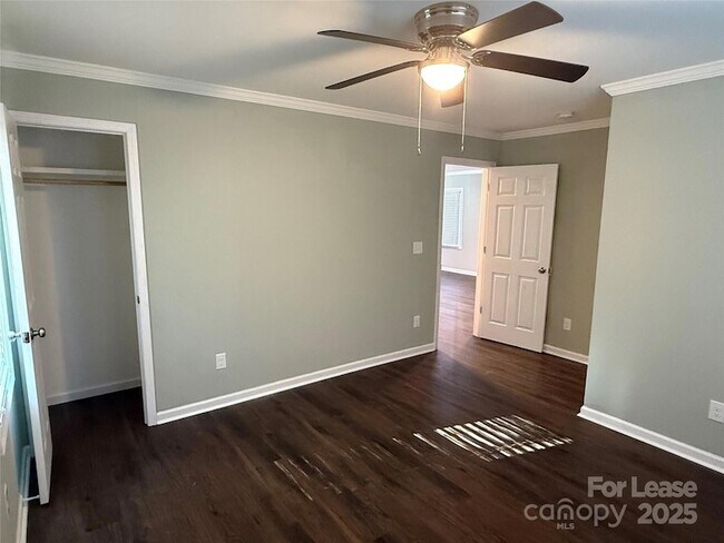 Building Photo - 820 Hamrick St