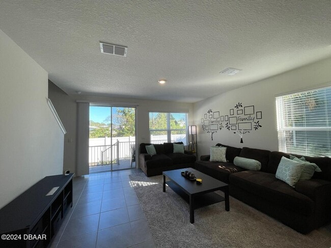 Building Photo - 17 Bella Oaks Dr