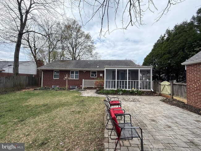 Building Photo - 9709 Saxony Rd