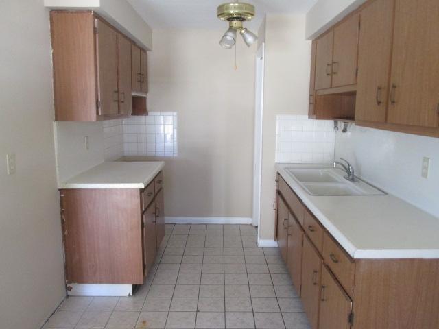 Building Photo - 498 W Drew St