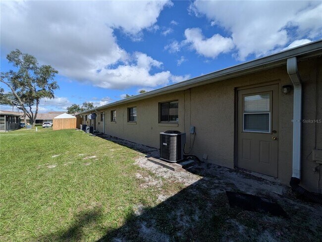 Building Photo - 725 Northlake Blvd