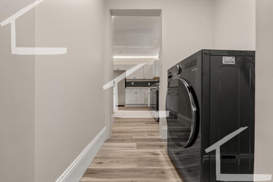 Building Photo - 136 Academy Hill Rd