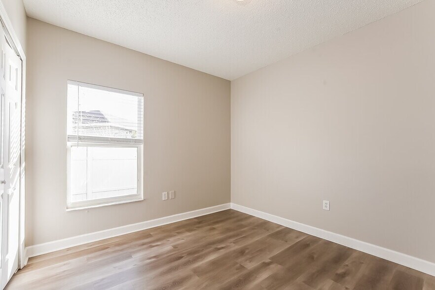 Building Photo - 627 Cotulla Dr