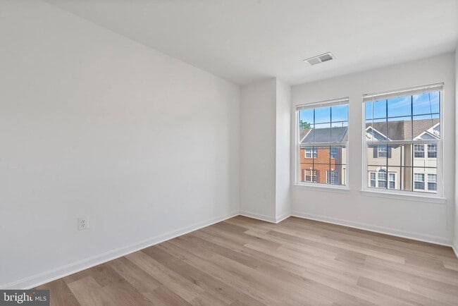 Building Photo - 200 Chesterbrook Ct
