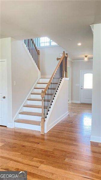 Building Photo - 72 Riverclub Rd