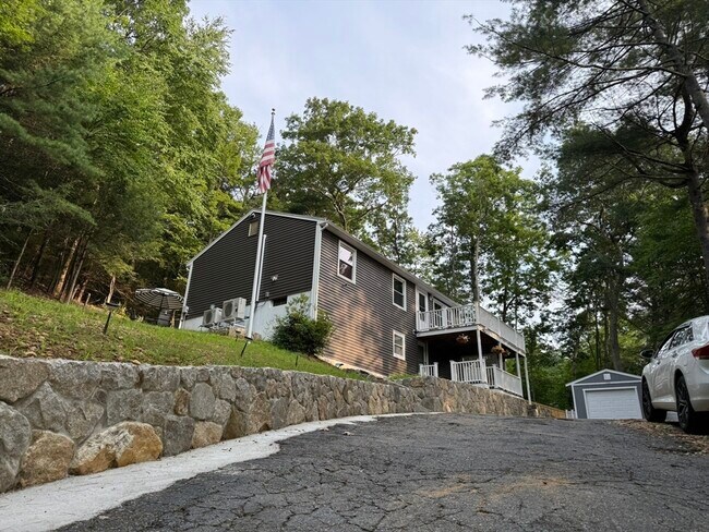 Building Photo - 89 Westwood Dr