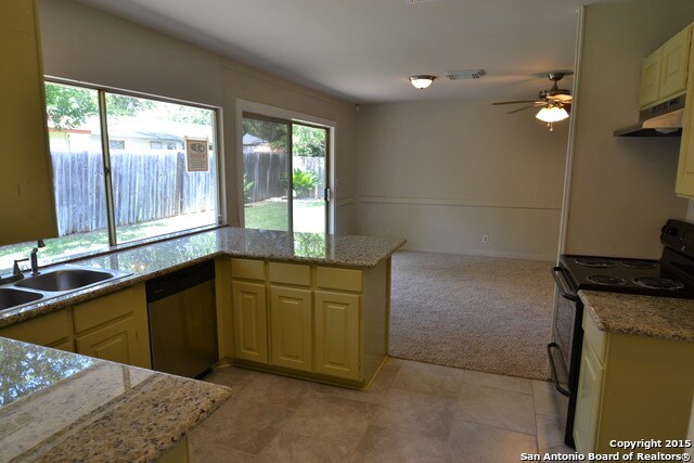 Building Photo - 6611 Woodford-
