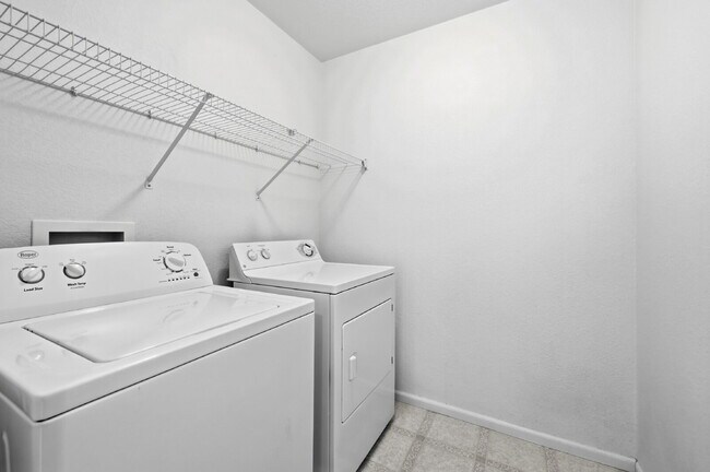 Building Photo - $1,945.95 - 2 Bed, 2.5 Bath Townhome in Colorado Springs with Attached Garage!