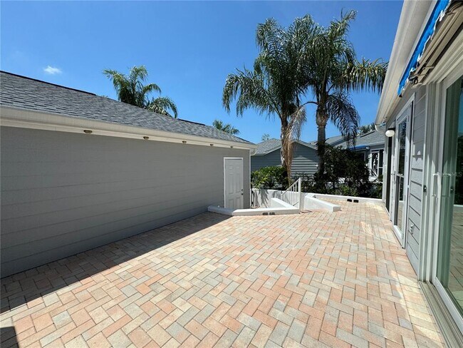 Building Photo - 1005 Pelican Ct